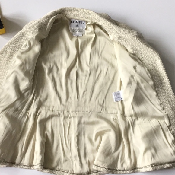 SOLD Chanel Tweed Blazer - Picture 7 of 10